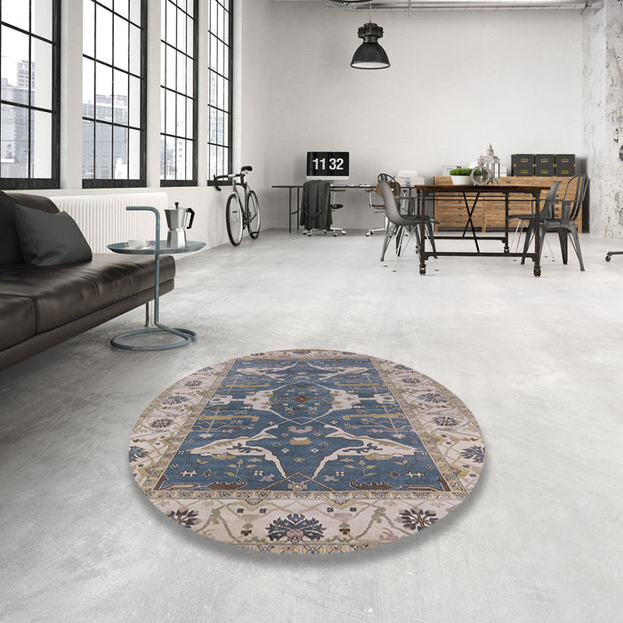 Round Mid-Century Modern Gray Oriental Rug in a Office, urb1674