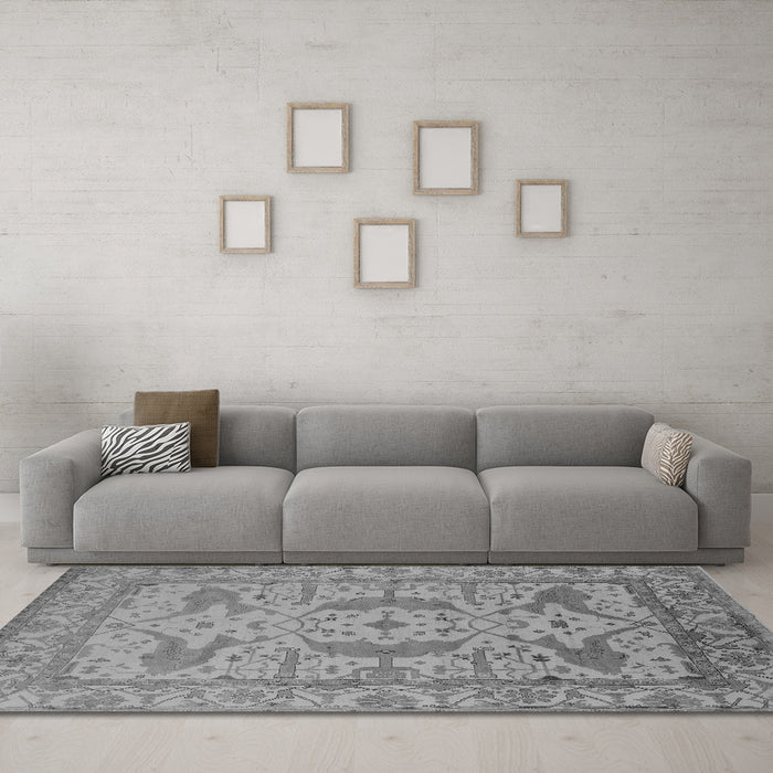 Machine Washable Oriental Gray Industrial Rug in a Living Room,, wshurb1675gry