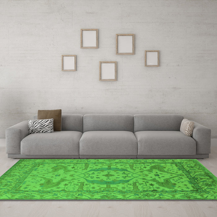 Machine Washable Oriental Green Industrial Area Rugs in a Living Room,, wshurb1675grn
