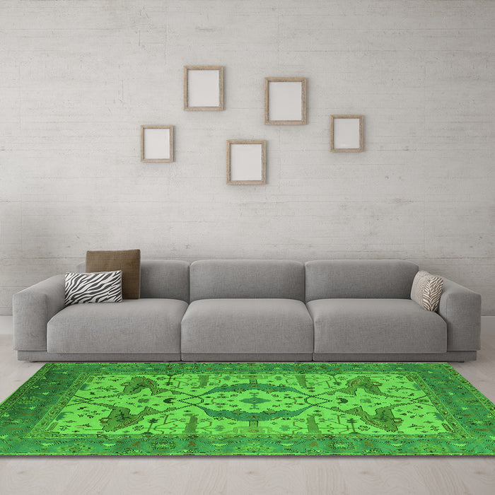Machine Washable Oriental Green Industrial Area Rugs in a Living Room,, wshurb1676grn