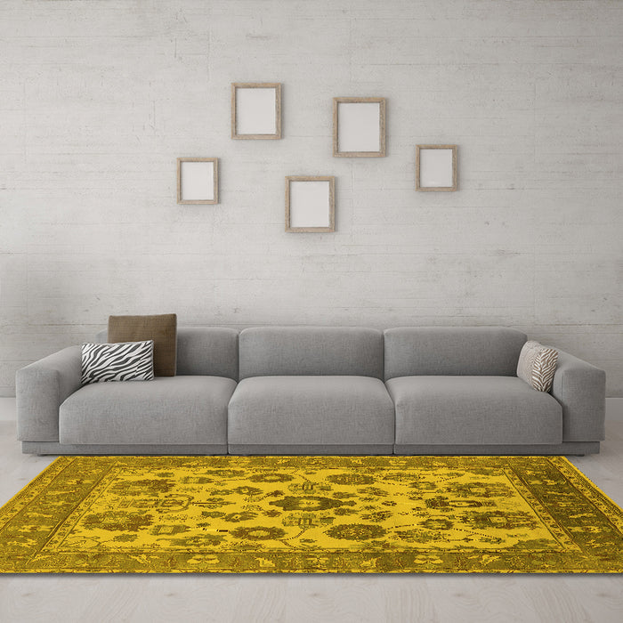 Machine Washable Oriental Yellow Industrial Rug in a Living Room, wshurb1677yw