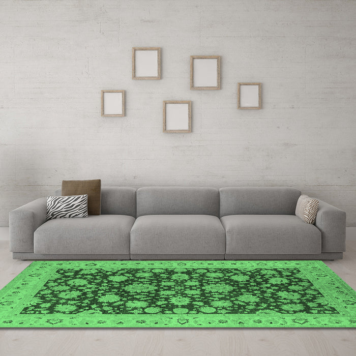 Machine Washable Oriental Emerald Green Industrial Area Rugs in a Living Room,, wshurb1679emgrn