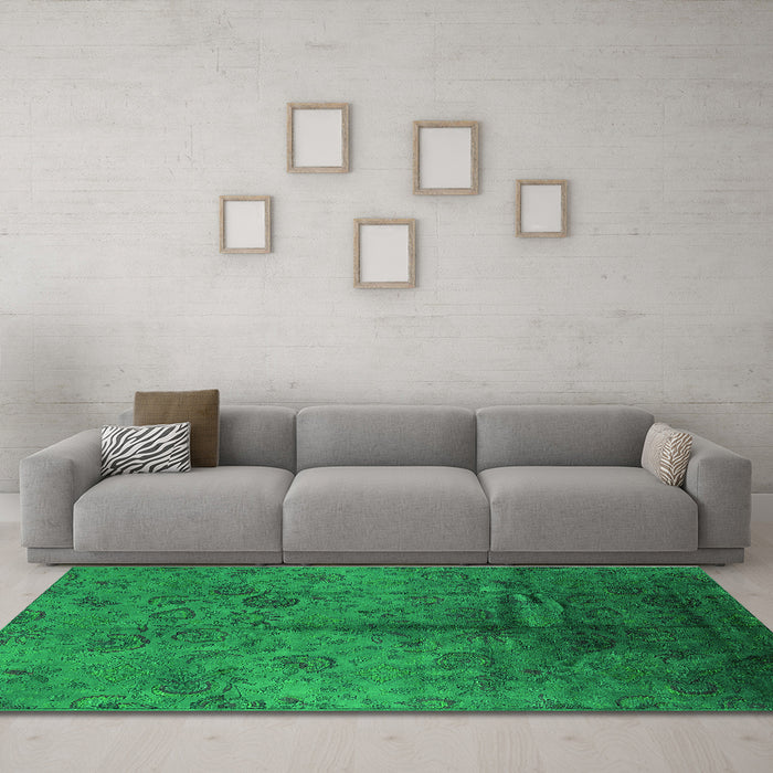 Machine Washable Oriental Green Industrial Area Rugs in a Living Room,, wshurb1685grn