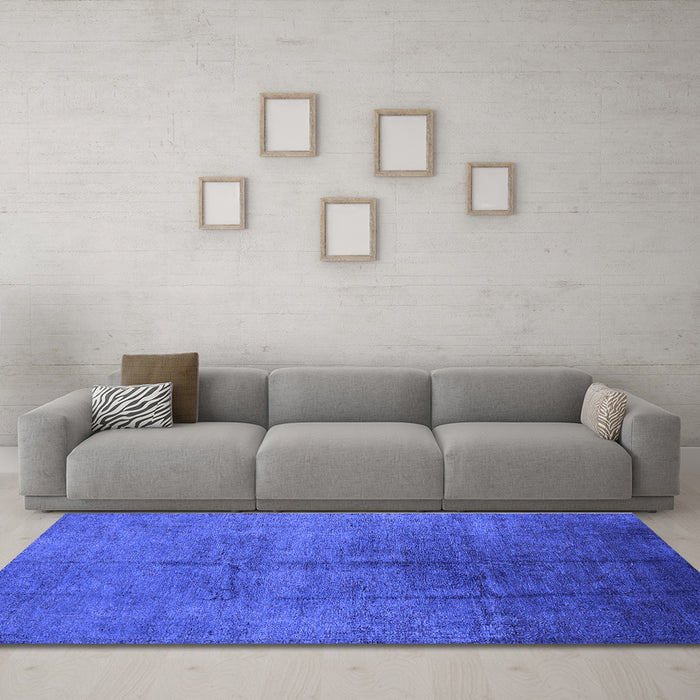Machine Washable Oriental Blue Industrial Rug in a Living Room, wshurb1686blu