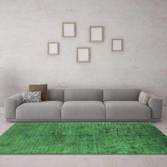 Machine Washable Oriental Green Industrial Area Rugs in a Living Room,, wshurb1687grn