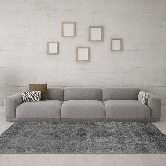 Machine Washable Oriental Gray Industrial Rug in a Living Room,, wshurb1691gry