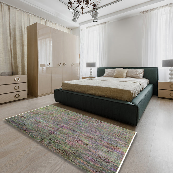 Mid-Century Modern Puce Purple Oriental Rug in a Bedroom, urb1695