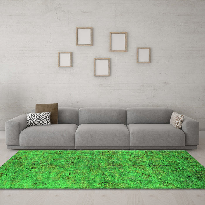Machine Washable Oriental Green Industrial Area Rugs in a Living Room,, wshurb1695grn