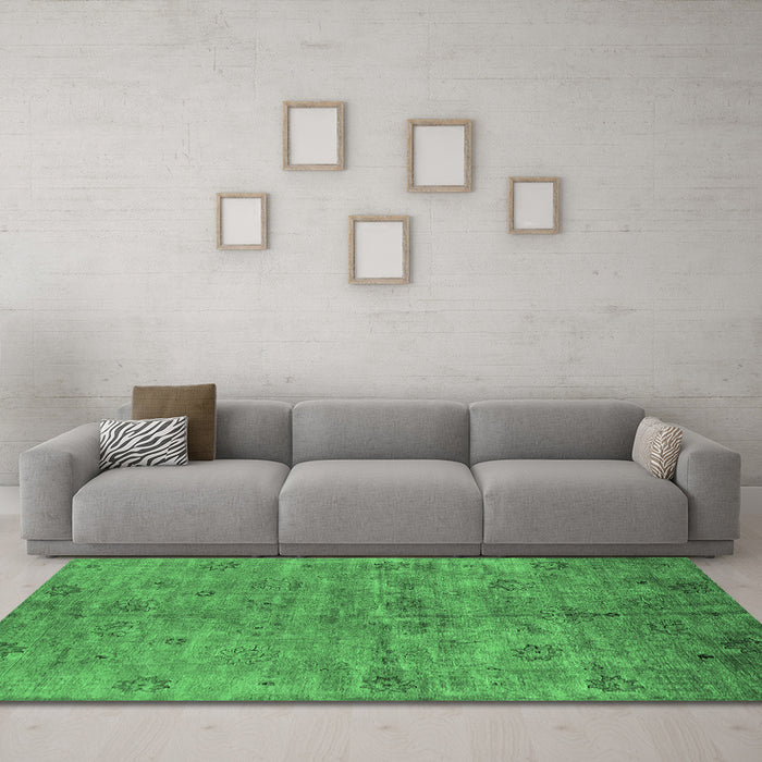 Machine Washable Oriental Emerald Green Industrial Area Rugs in a Living Room,, wshurb1695emgrn