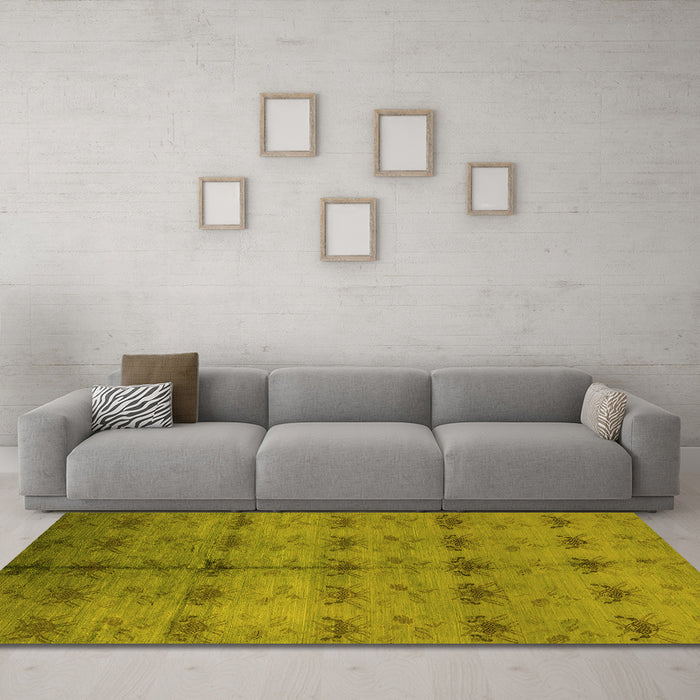 Machine Washable Oriental Yellow Industrial Rug in a Living Room, wshurb1697yw