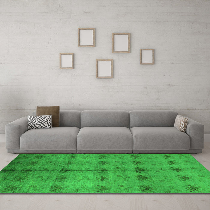 Machine Washable Oriental Green Industrial Area Rugs in a Living Room,, wshurb1697grn