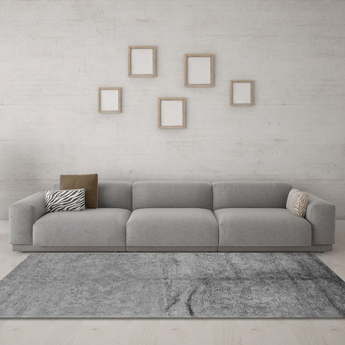 Machine Washable Oriental Gray Industrial Rug in a Living Room,, wshurb1701gry