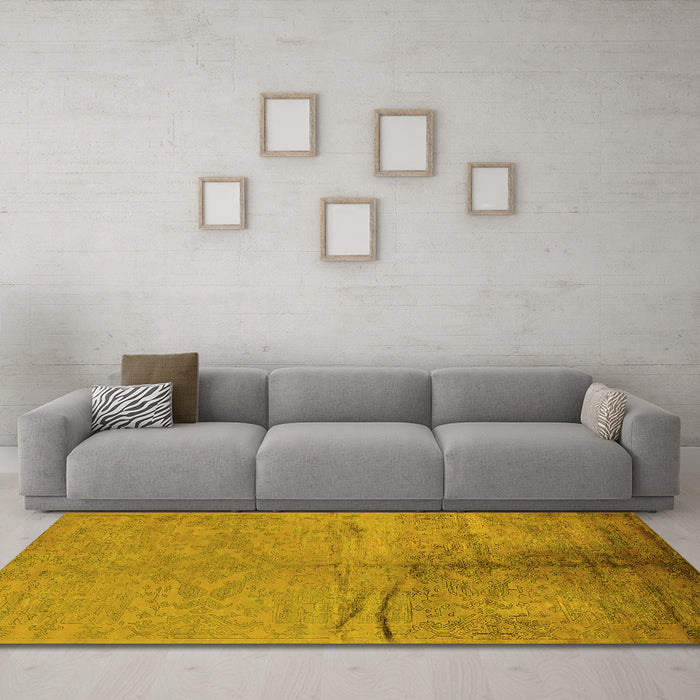 Machine Washable Oriental Yellow Industrial Rug in a Living Room, wshurb1701yw