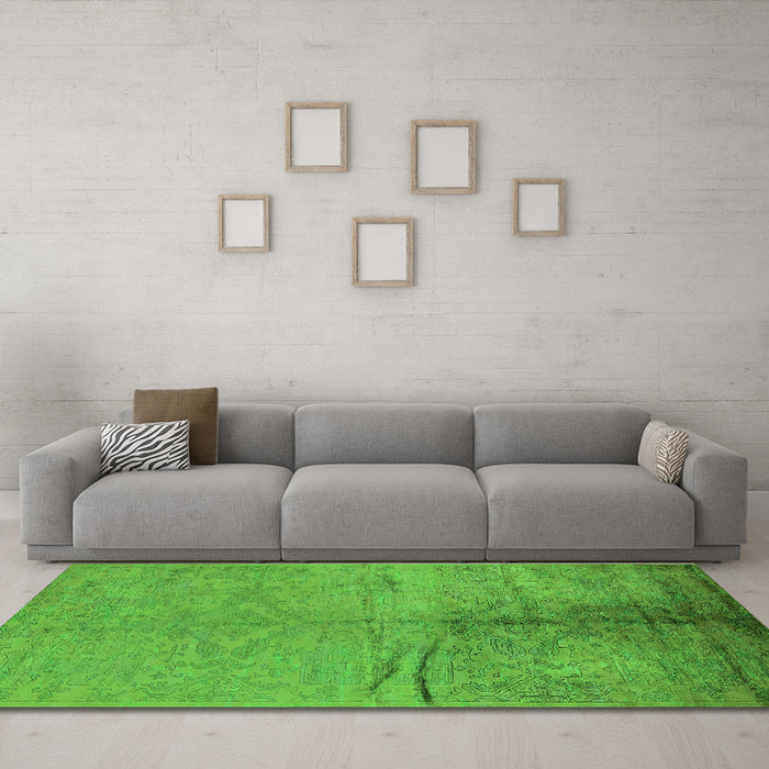 Machine Washable Oriental Green Industrial Area Rugs in a Living Room,, wshurb1701grn