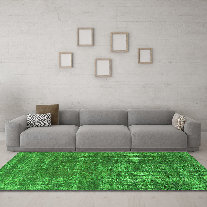 Machine Washable Oriental Green Industrial Area Rugs in a Living Room,, wshurb1702grn