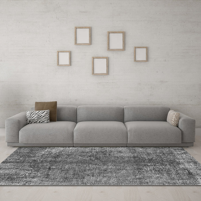 Machine Washable Oriental Gray Industrial Rug in a Living Room,, wshurb1704gry