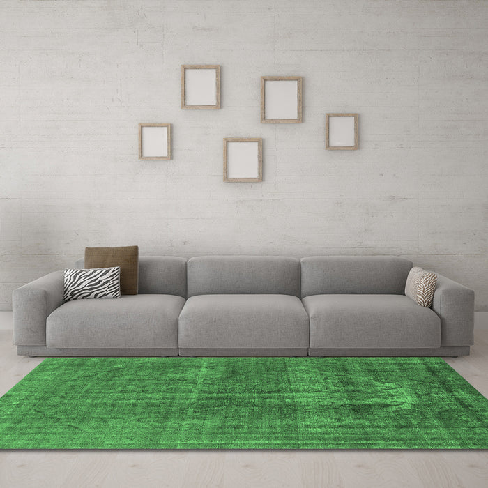 Machine Washable Oriental Emerald Green Industrial Area Rugs in a Living Room,, wshurb1706emgrn
