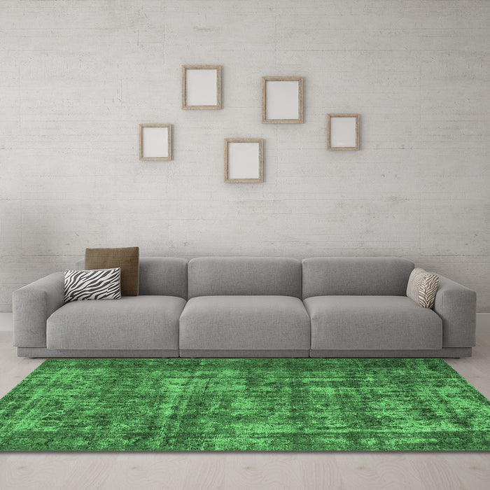 Machine Washable Oriental Emerald Green Industrial Area Rugs in a Living Room,, wshurb1707emgrn