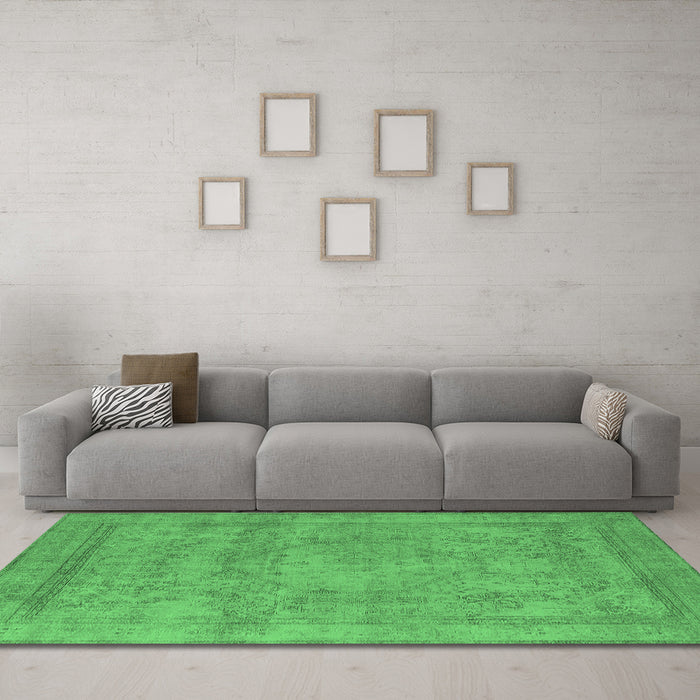 Machine Washable Oriental Emerald Green Industrial Area Rugs in a Living Room,, wshurb1717emgrn