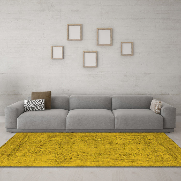Machine Washable Oriental Yellow Industrial Rug in a Living Room, wshurb1717yw