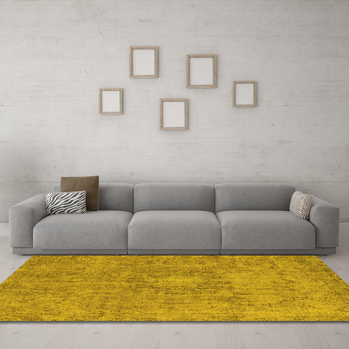 Machine Washable Oriental Yellow Industrial Rug in a Living Room, wshurb1718yw