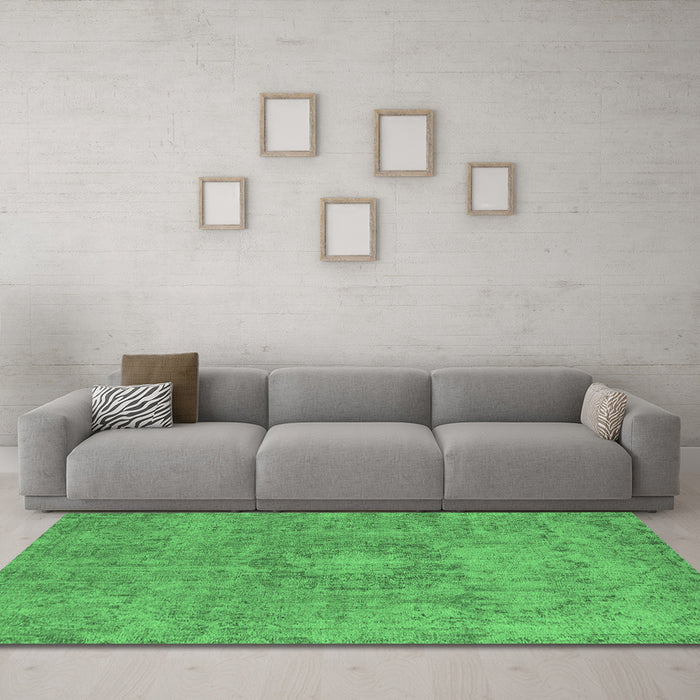 Machine Washable Oriental Emerald Green Industrial Area Rugs in a Living Room,, wshurb1718emgrn