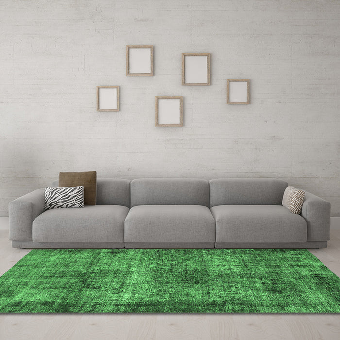 Machine Washable Oriental Emerald Green Industrial Area Rugs in a Living Room,, wshurb1719emgrn