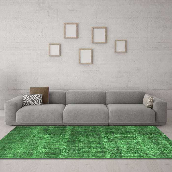 Machine Washable Oriental Emerald Green Industrial Area Rugs in a Living Room,, wshurb1720emgrn