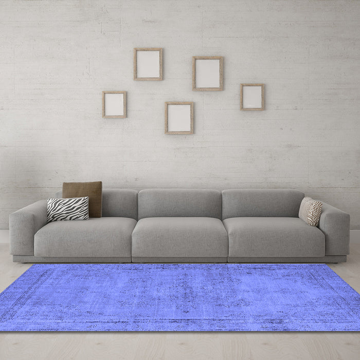 Machine Washable Oriental Blue Industrial Rug in a Living Room, wshurb1728blu