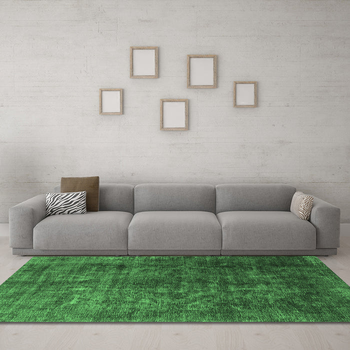Machine Washable Oriental Emerald Green Industrial Area Rugs in a Living Room,, wshurb1729emgrn
