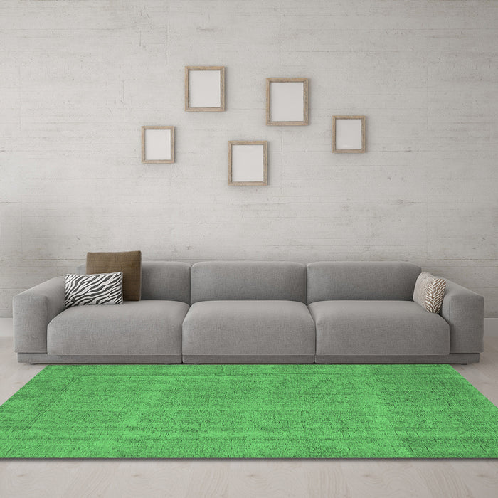 Machine Washable Oriental Emerald Green Industrial Area Rugs in a Living Room,, wshurb1732emgrn