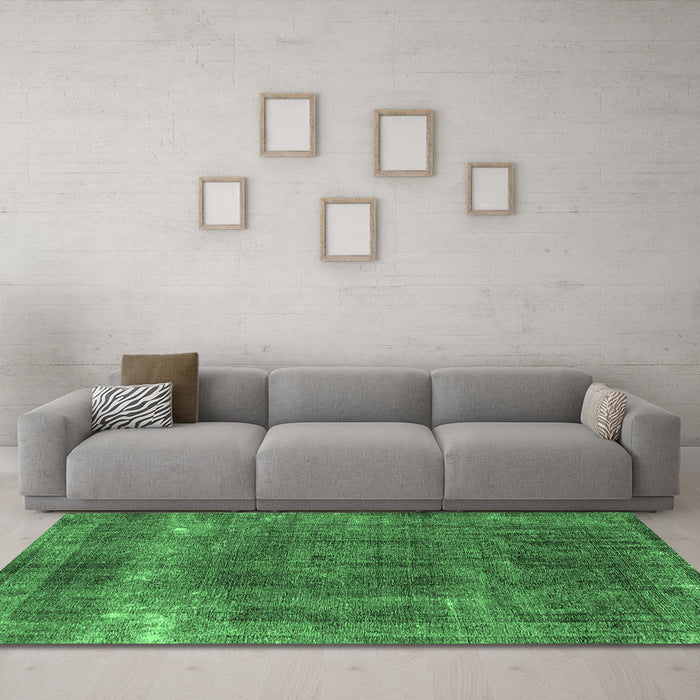 Machine Washable Oriental Emerald Green Industrial Area Rugs in a Living Room,, wshurb1733emgrn