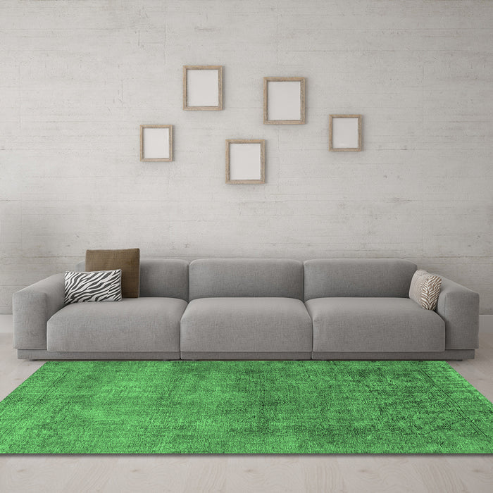 Machine Washable Oriental Emerald Green Industrial Area Rugs in a Living Room,, wshurb1734emgrn