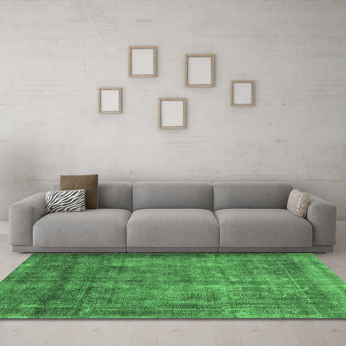 Machine Washable Oriental Emerald Green Industrial Area Rugs in a Living Room,, wshurb1735emgrn