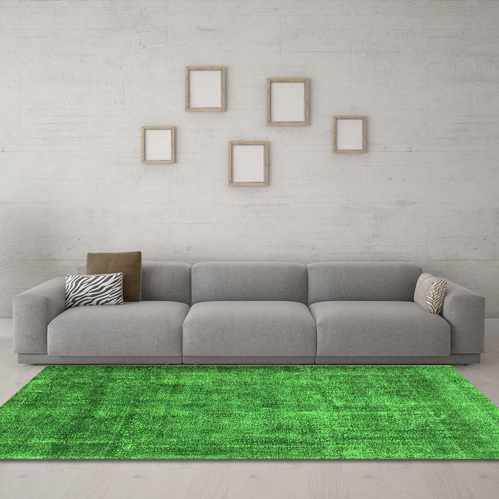 Machine Washable Oriental Green Industrial Area Rugs in a Living Room,, wshurb1735grn