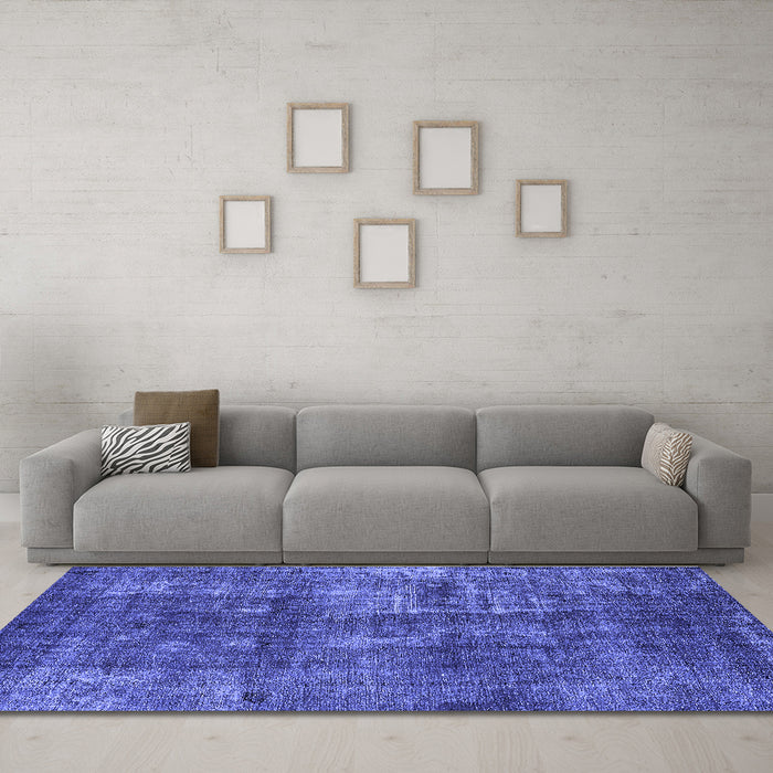 Machine Washable Oriental Blue Industrial Rug in a Living Room, wshurb1737blu
