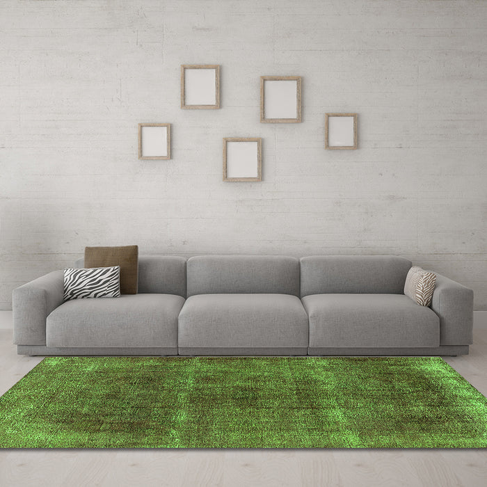 Machine Washable Oriental Green Industrial Area Rugs in a Living Room,, wshurb1738grn