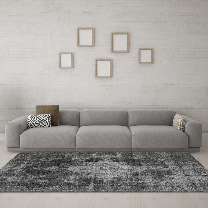Machine Washable Oriental Gray Industrial Rug in a Living Room,, wshurb1741gry