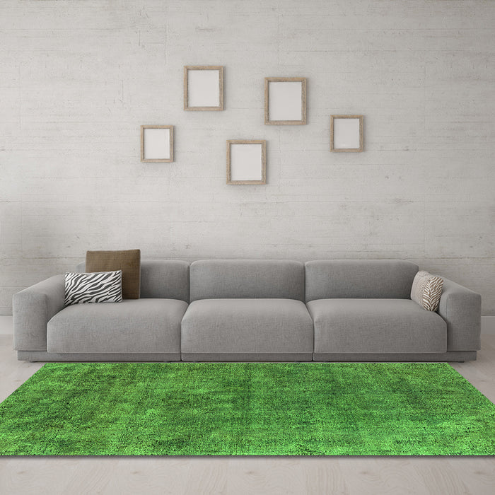 Machine Washable Oriental Green Industrial Area Rugs in a Living Room,, wshurb1744grn