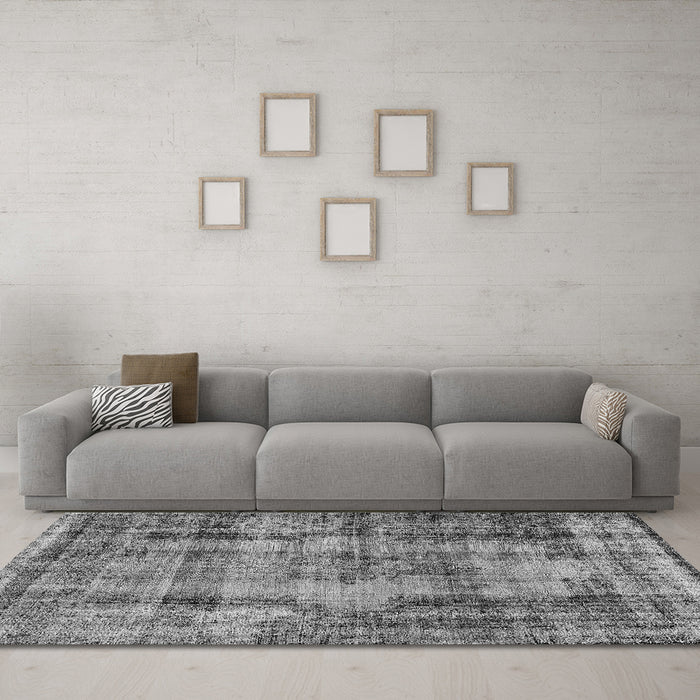 Machine Washable Oriental Gray Industrial Rug in a Living Room,, wshurb1745gry