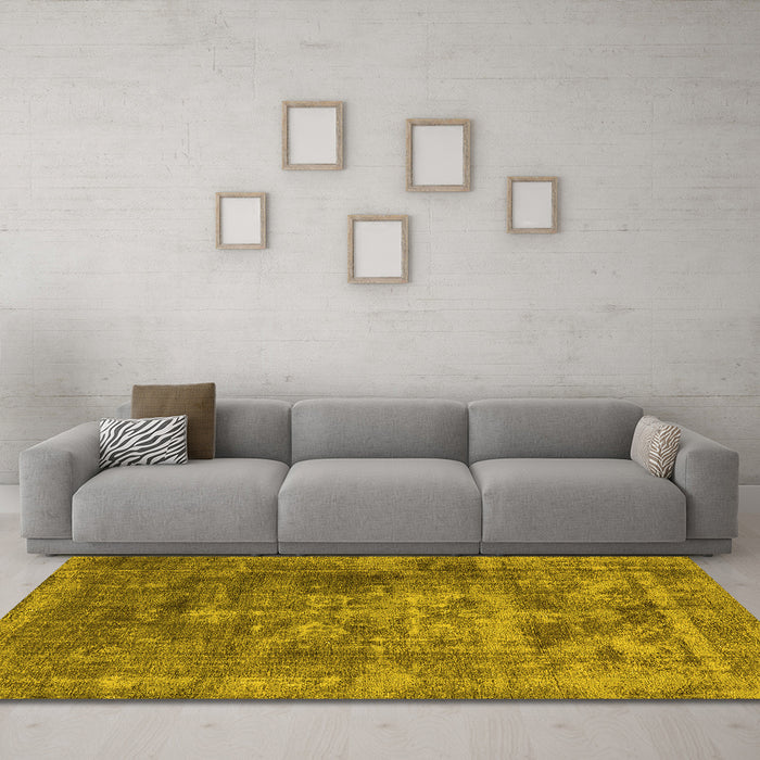 Machine Washable Oriental Yellow Industrial Rug in a Living Room, wshurb1747yw