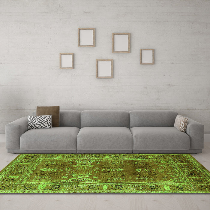 Machine Washable Oriental Green Industrial Area Rugs in a Living Room,, wshurb1748grn
