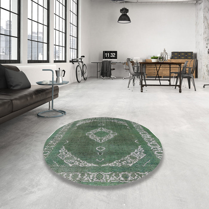 Round Mid-Century Modern Gunmetal Gray Oriental Rug in a Office, urb1750
