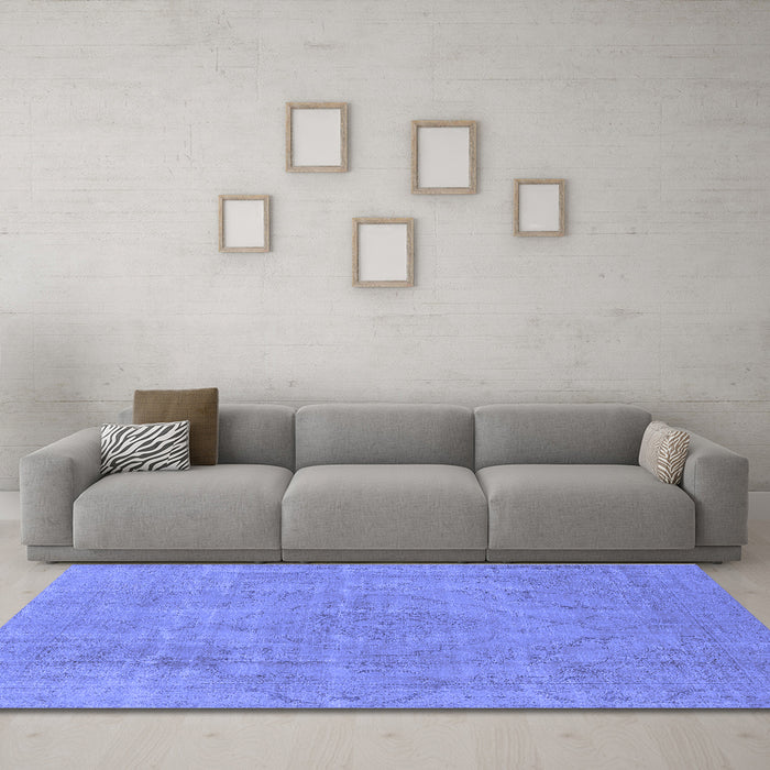 Machine Washable Oriental Blue Industrial Rug in a Living Room, wshurb1755blu