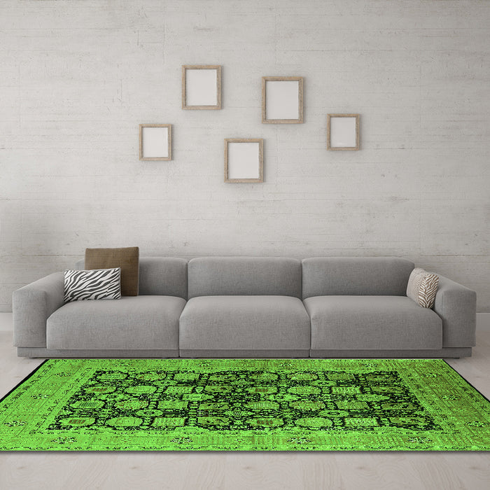 Machine Washable Oriental Green Industrial Area Rugs in a Living Room,, wshurb1757grn