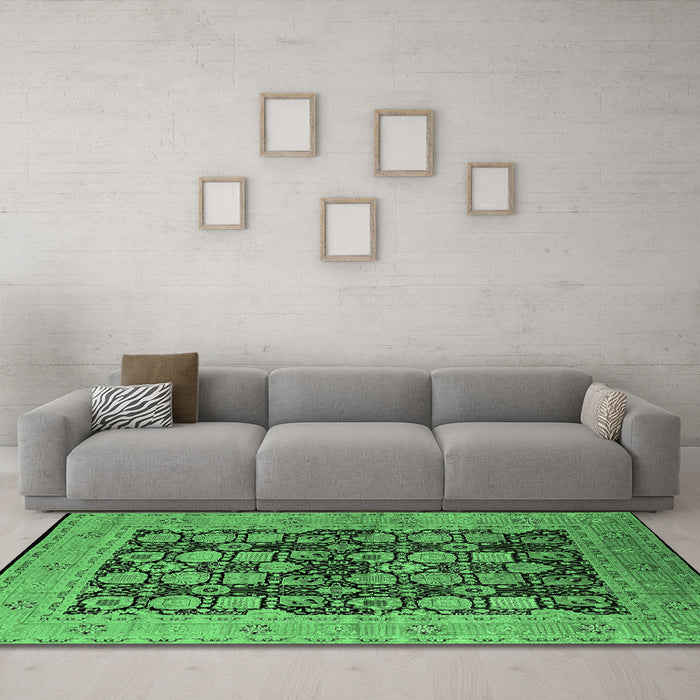 Machine Washable Oriental Emerald Green Industrial Area Rugs in a Living Room,, wshurb1757emgrn
