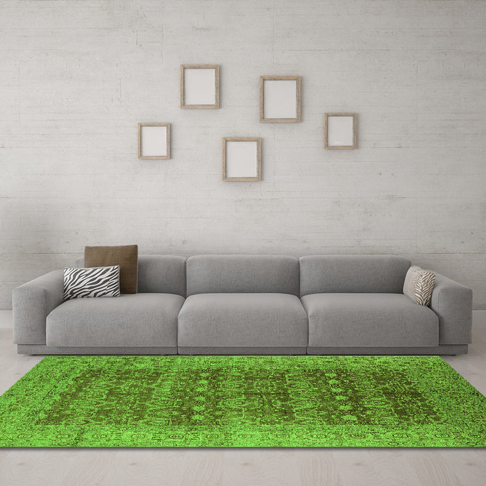 Machine Washable Oriental Green Industrial Area Rugs in a Living Room,, wshurb1758grn