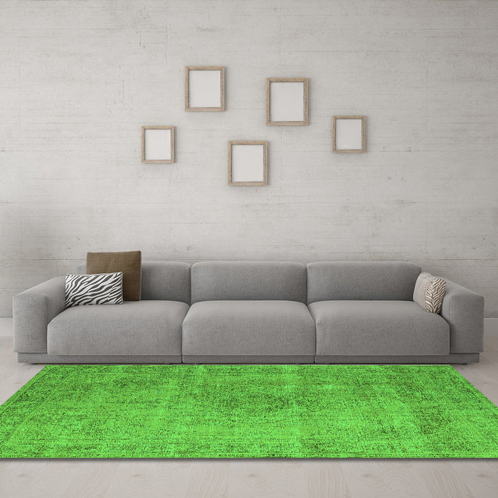 Machine Washable Oriental Green Industrial Area Rugs in a Living Room,, wshurb1762grn