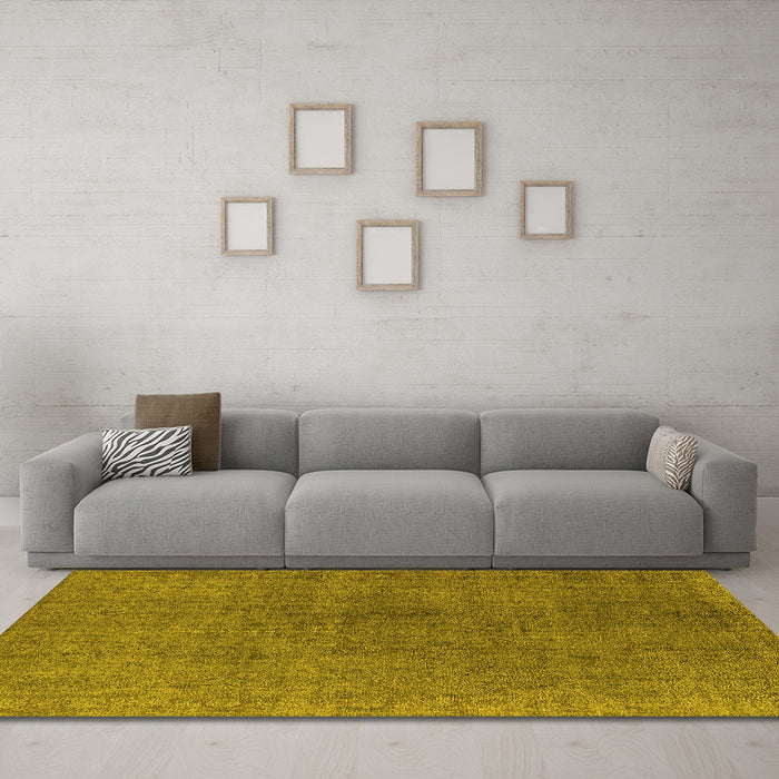 Machine Washable Oriental Yellow Industrial Rug in a Living Room, wshurb1763yw