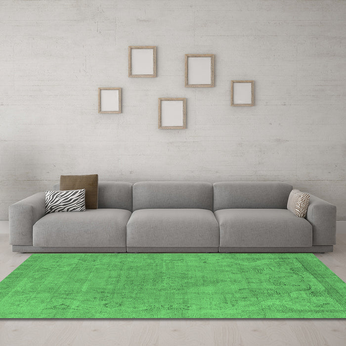 Machine Washable Oriental Emerald Green Industrial Area Rugs in a Living Room,, wshurb1765emgrn